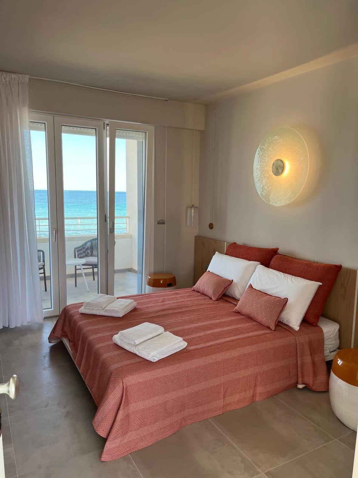 Hotel Bahiamar Torre Lapillo Esterno foto